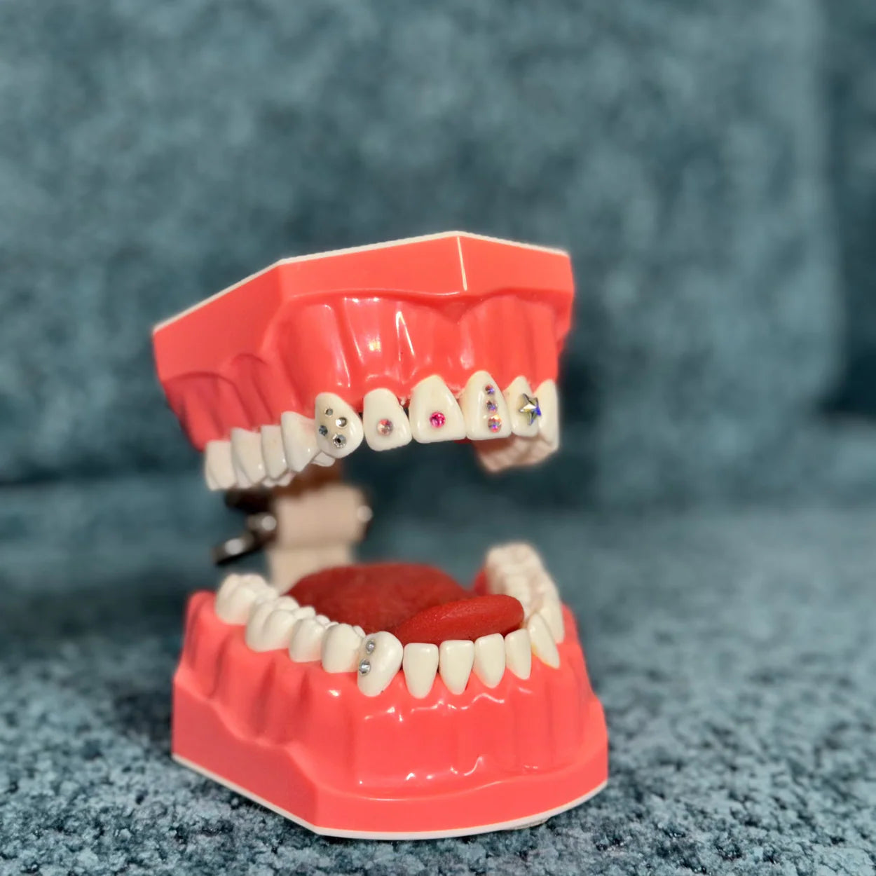 90 Minute Teeth Whitening + 2 Gems
