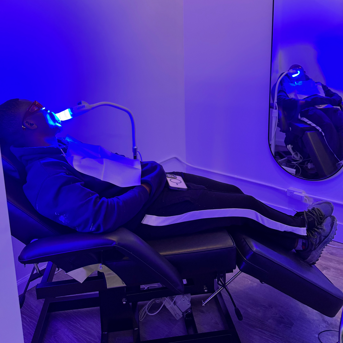 90 Minute Teeth Whitening + 1 Gem