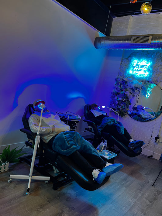 90-Minute Couples Teeth Whitening in Rochester, NY | Grin & Glow 🦷✨
Brighten your smiles together with our 90-minute couples teeth whitening session in Rochester, NY! At Grin & Glow, we specialize in safe, non-invasive whitening treatments that deliver professional results using food-grade whitening gel and advanced LED technology.